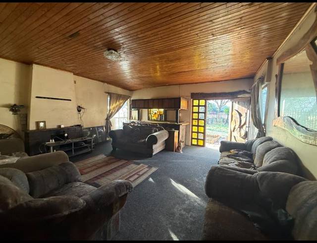 3 BEDROOM HOUSE FOR SALE IN VANDERBIJLPARK CE 2